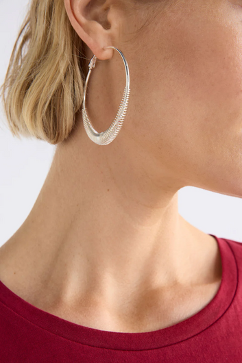 solf metallic hoop earrings