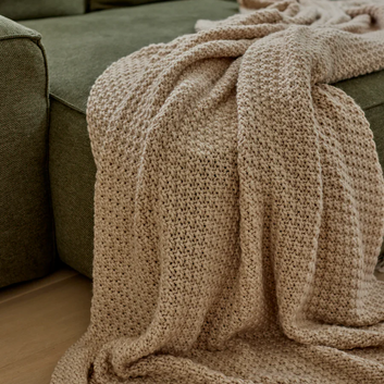 jarah oat throw