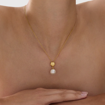 islander pearl necklace