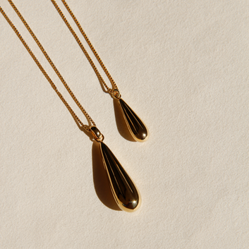 Raya Baton Necklace yellow gold