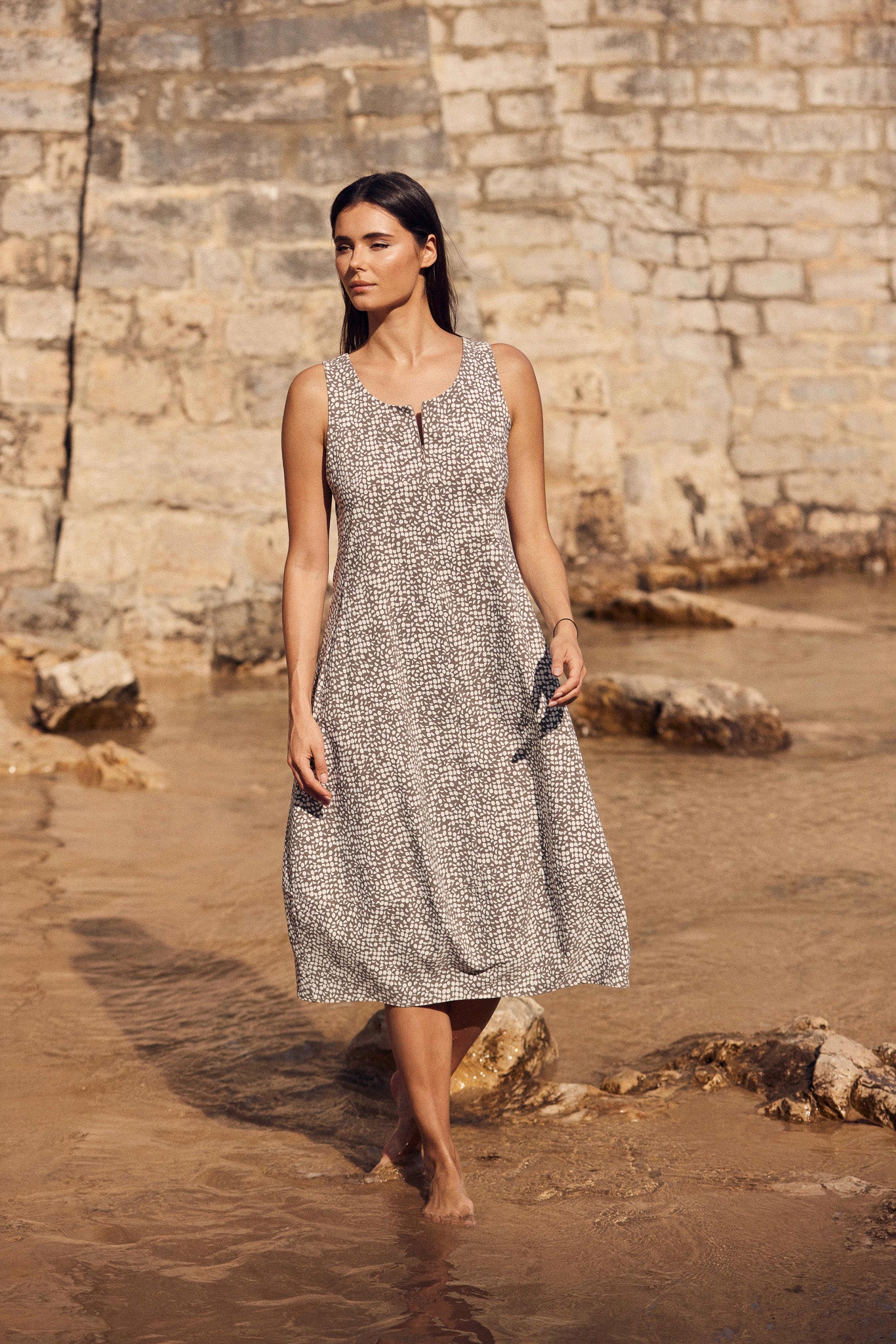 Peruzzi Sleeveless Print Technical Dress in Taupe and Ecru
