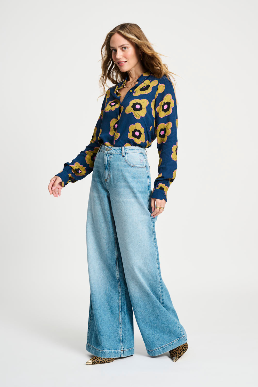 mila fleurs blouse - Meg & Me Boutique & Espresso