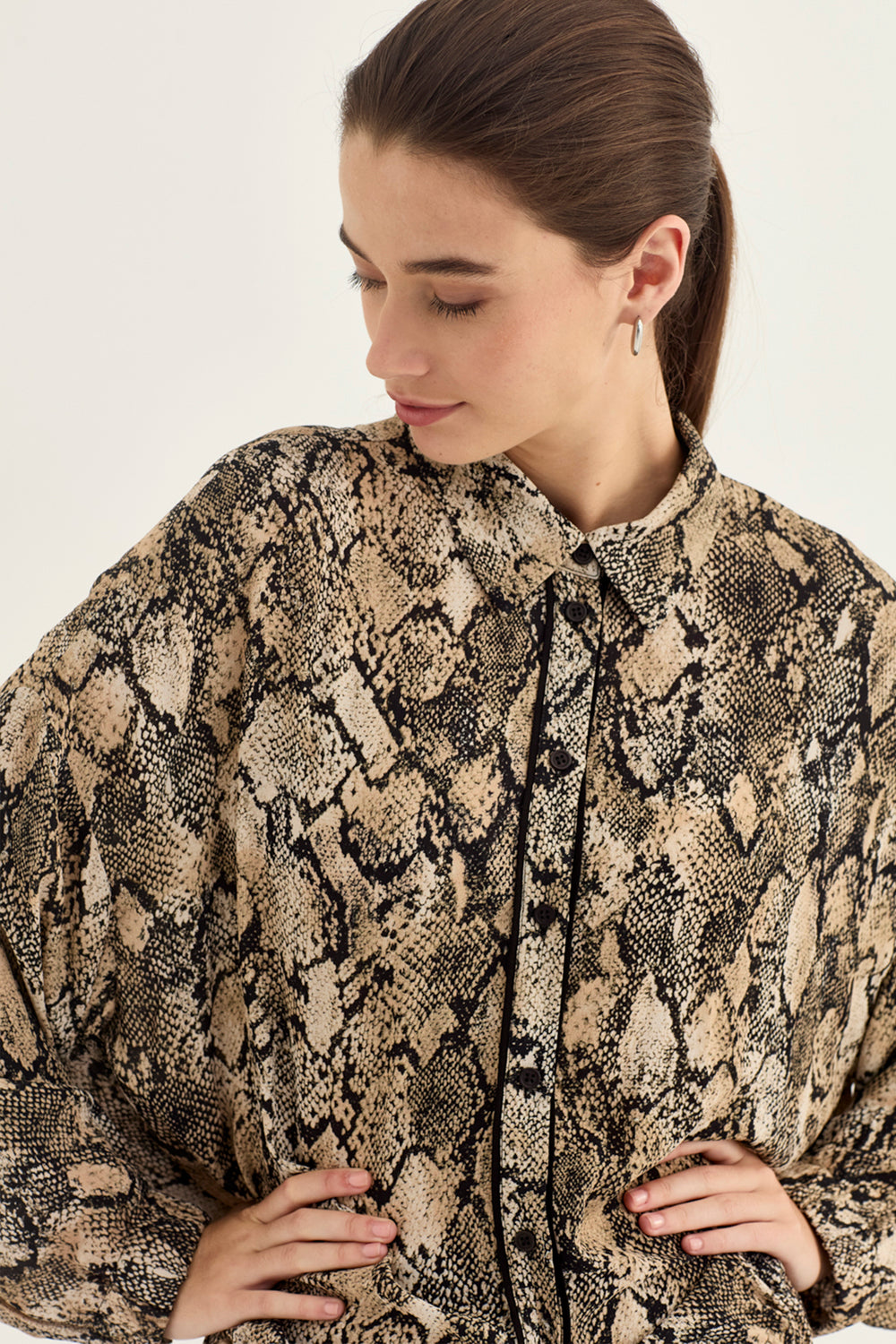 Verge Peyton Shirt in Print styled with Worship Pant, Black - Haus of Alma