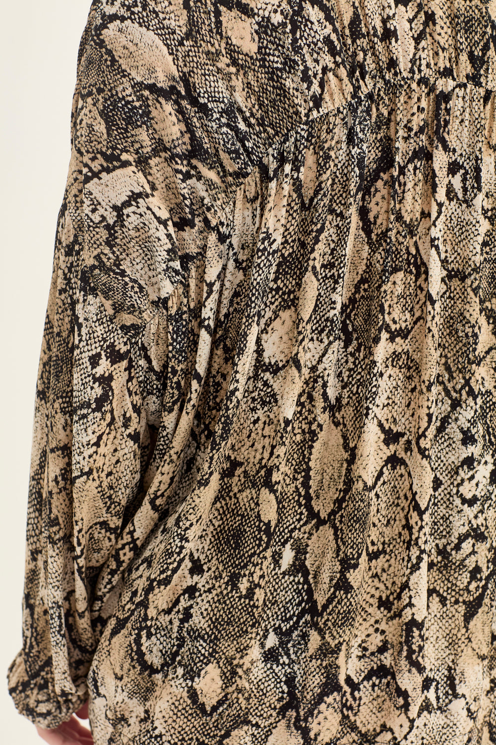 Verge Peyton Shirt in Print styled with Rico Pant, Putty (detail shot) - Haus of Alma