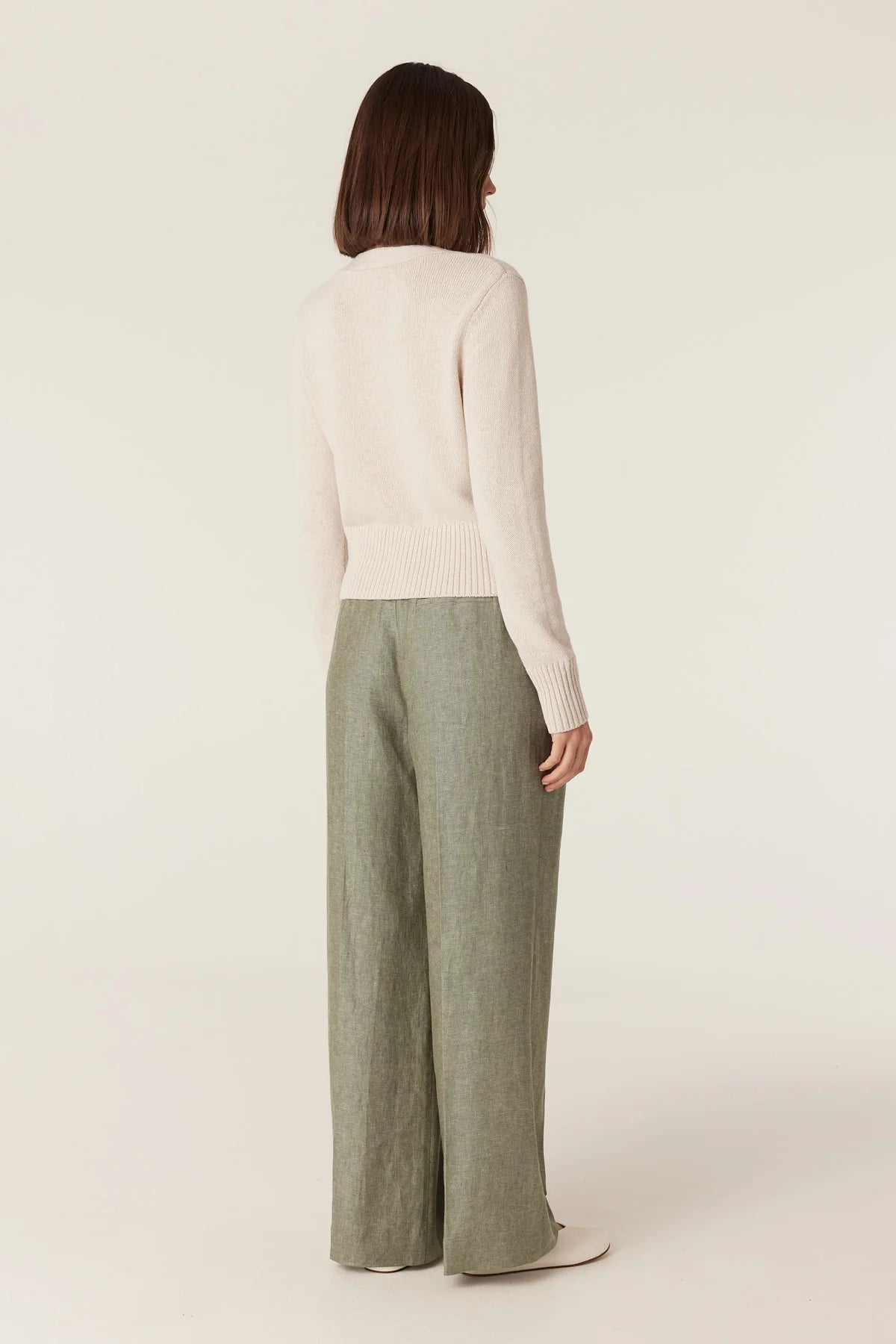 Cable Melbourne Evelyn Linen Pant in Green - back view