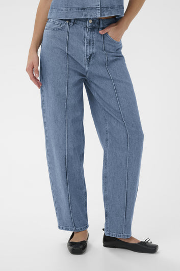 Soaked in Luxury Rinatina Barrel Jeans in Medium Blue Denim