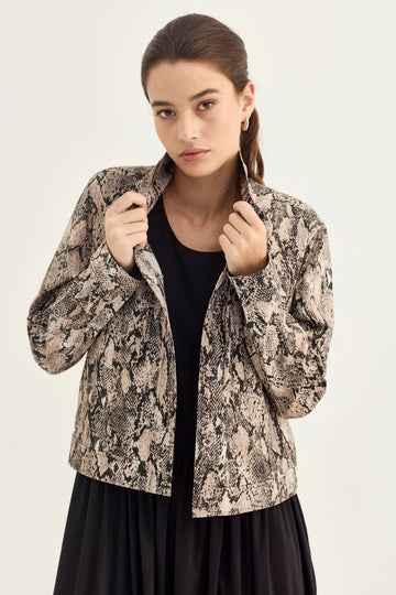 Verge Acrobat Serpent Jacket in Serpent Print - collar and print detail